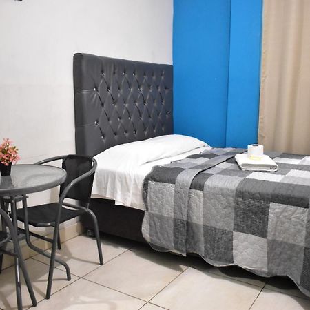 Aypa Hostal Trujillo Esterno foto