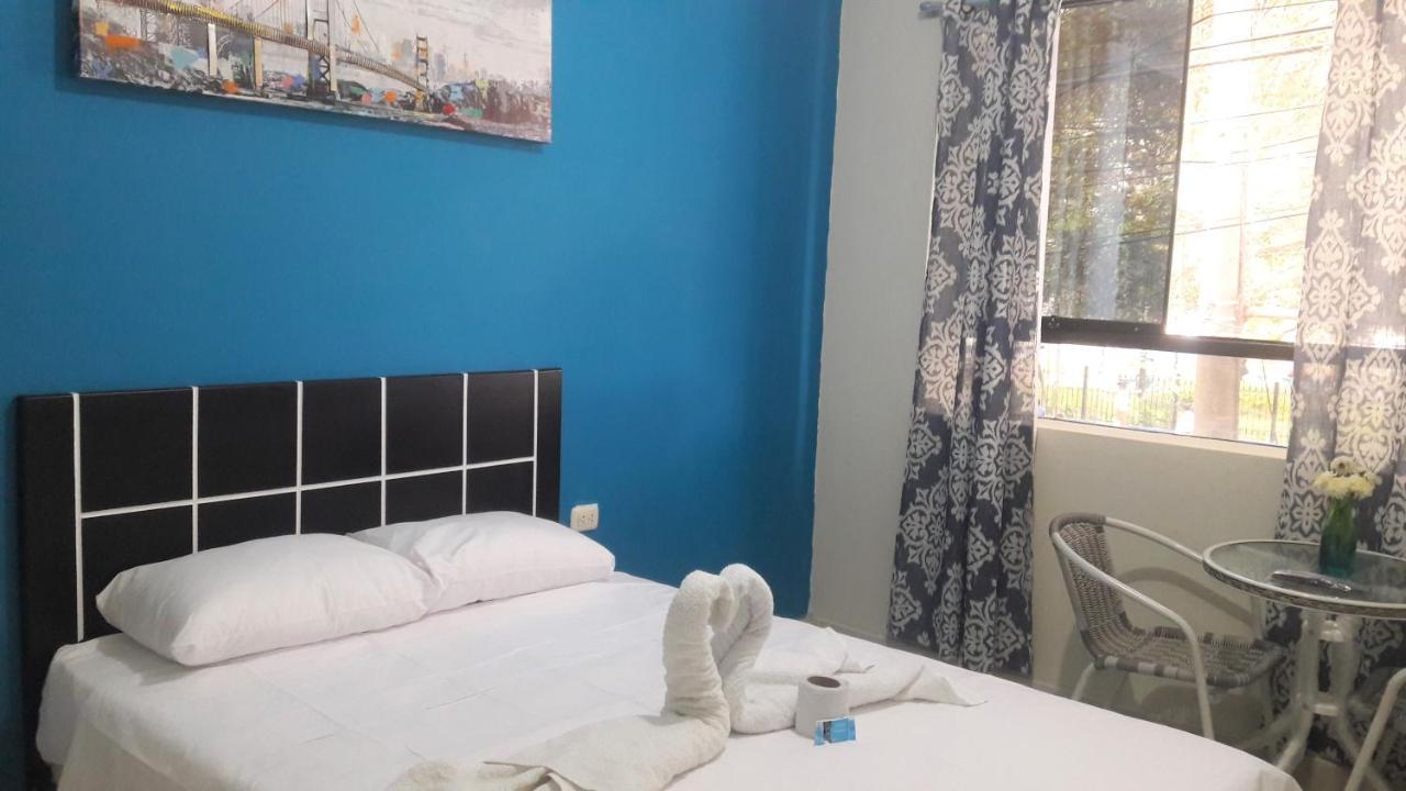 Aypa Hostal Trujillo Esterno foto