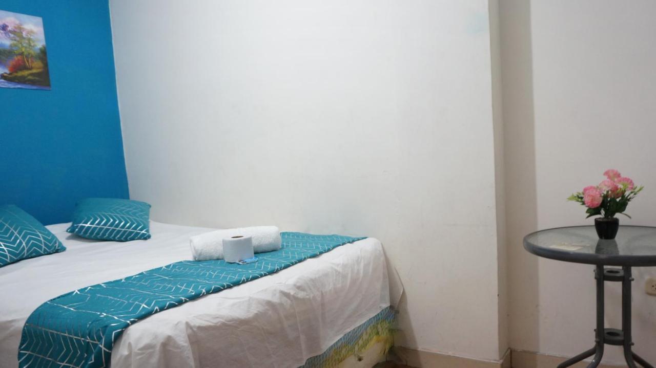 Aypa Hostal Trujillo Esterno foto