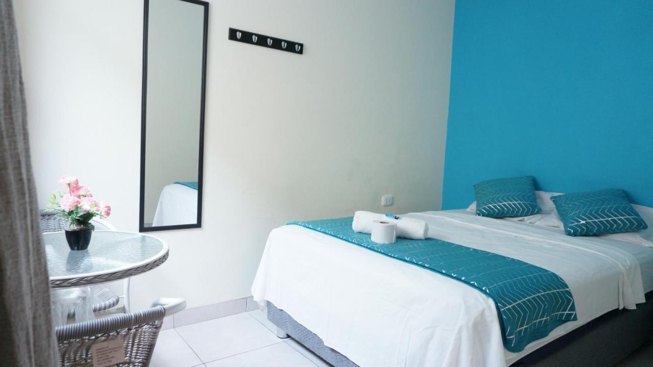 Aypa Hostal Trujillo Esterno foto