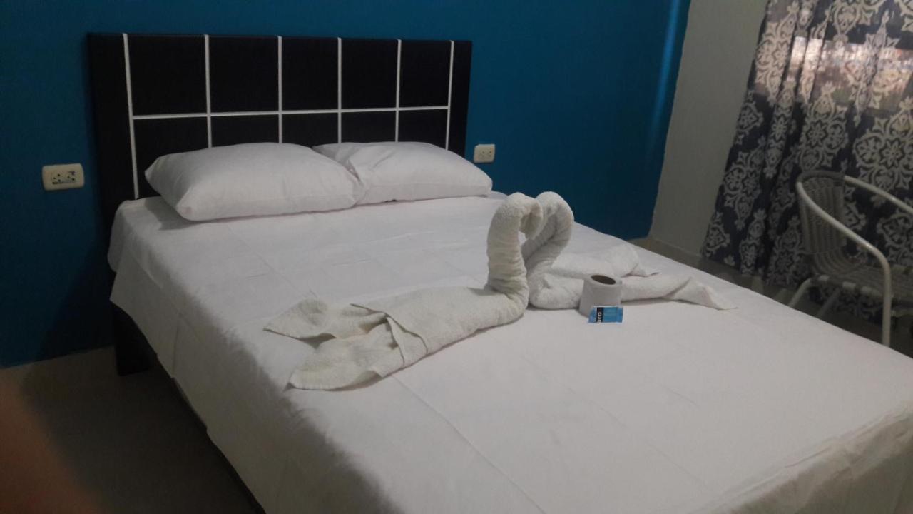 Aypa Hostal Trujillo Esterno foto