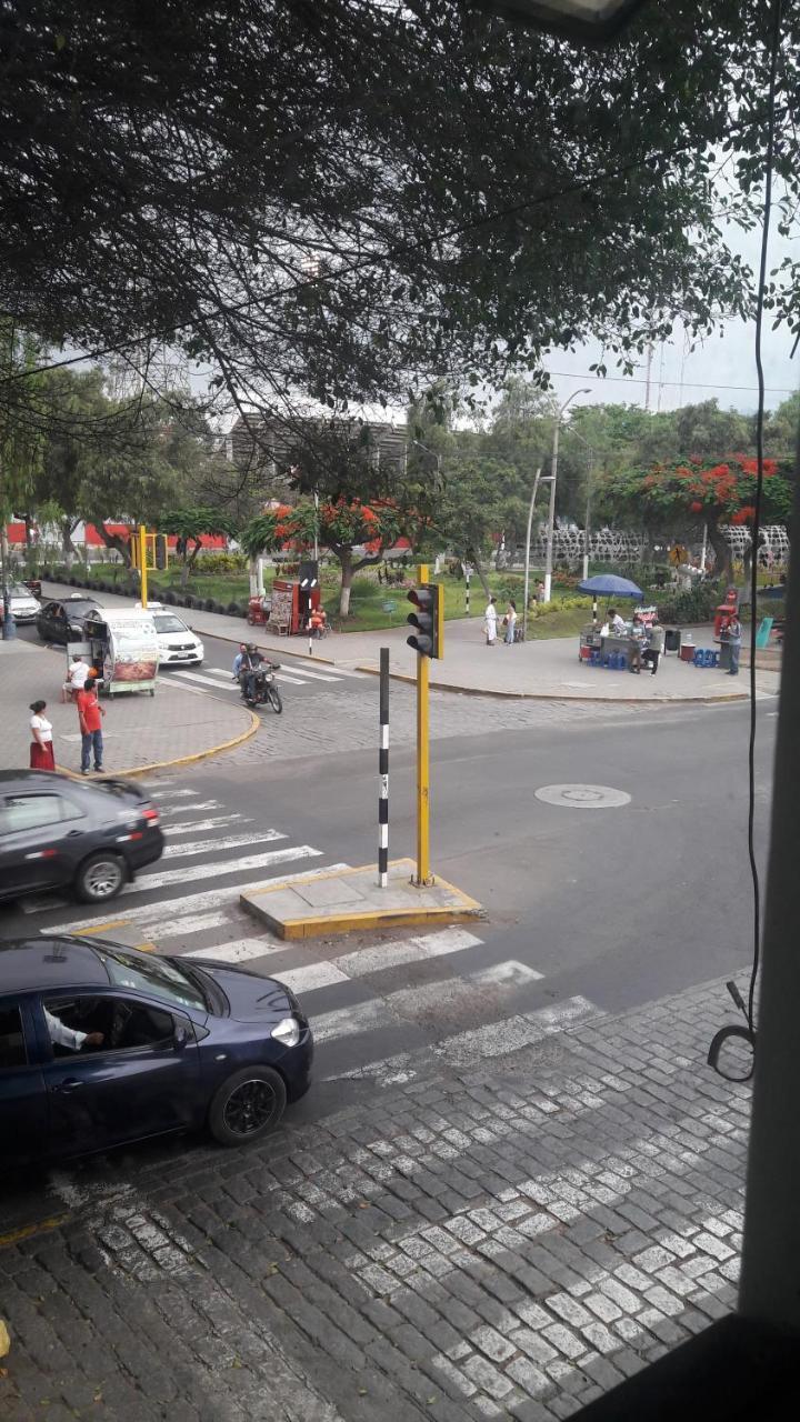 Aypa Hostal Trujillo Esterno foto